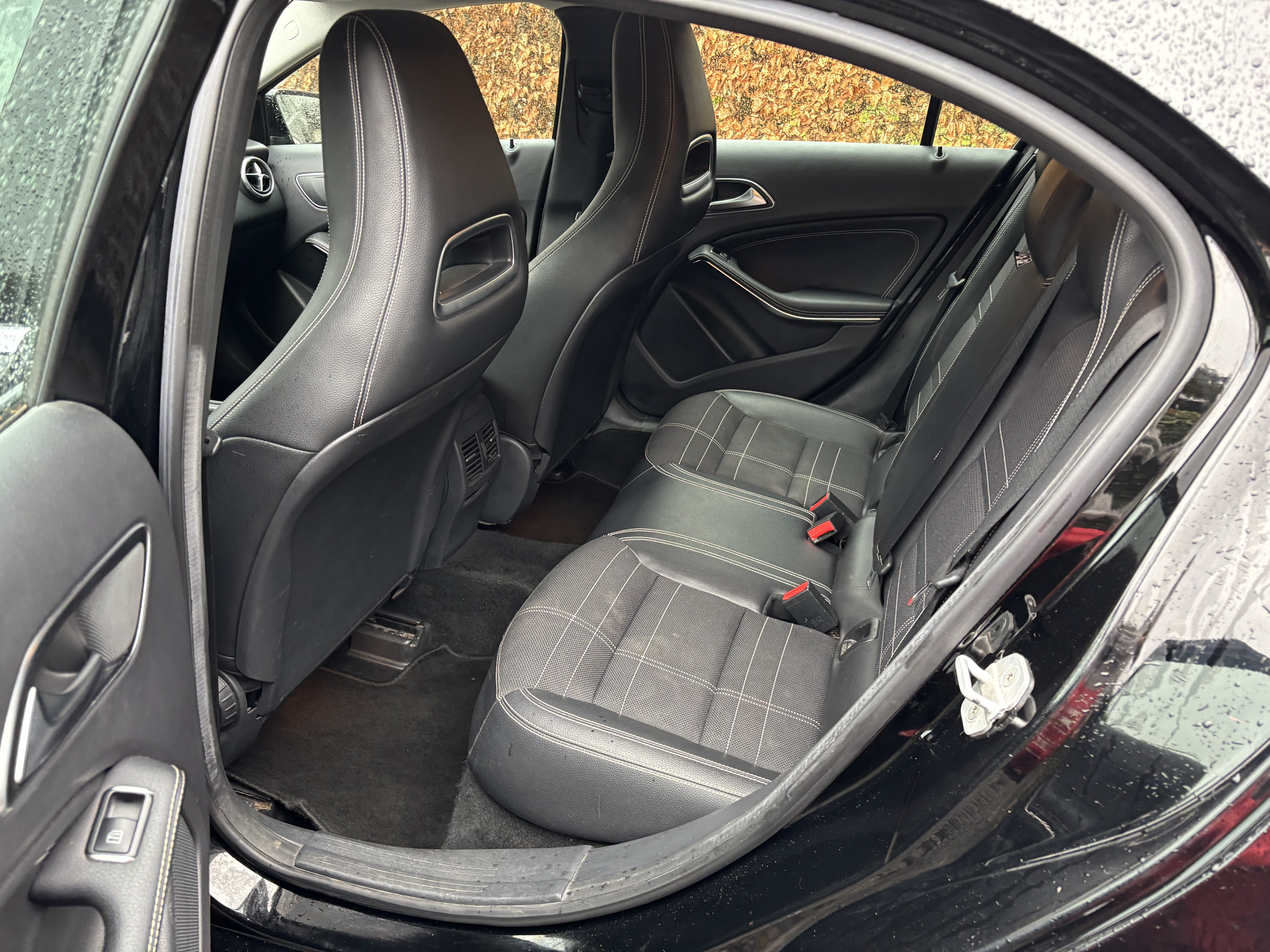 Sort Mercedes A-Klasse fra 2014