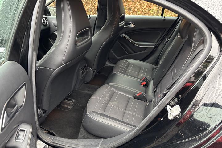 Sort Mercedes A-Klasse fra 2014
