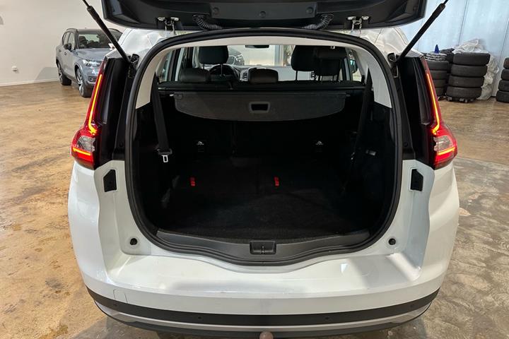 Hvid Renault Grand Scénic fra 2019