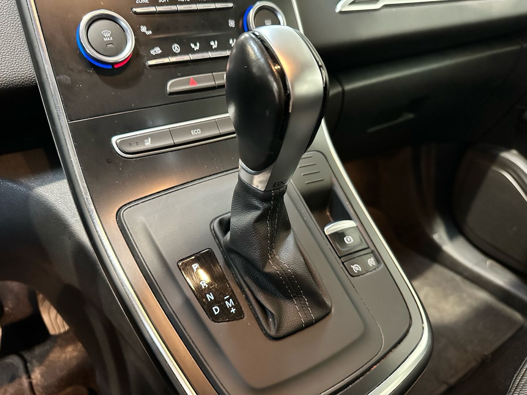 Hvid Renault Grand Scénic fra 2019