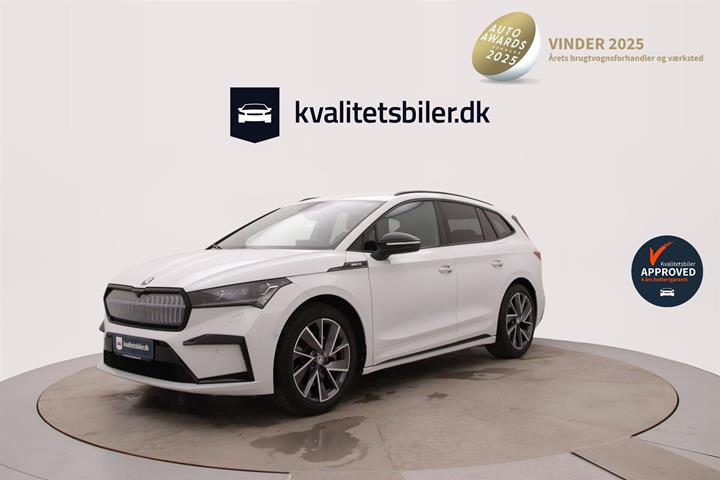 Hvid Skoda Enyaq fra 2022 set udefra