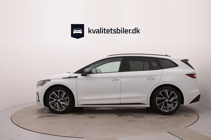 Hvid Skoda Enyaq fra 2022