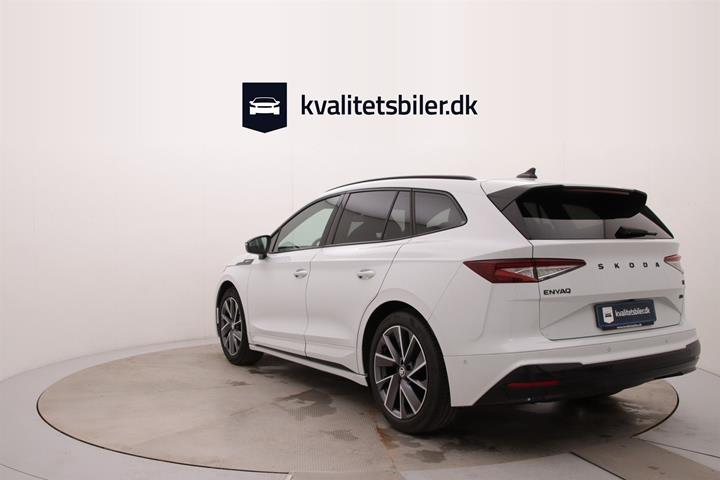 Hvid Skoda Enyaq fra 2022