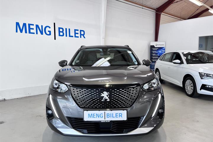 Grå Peugeot 2008 fra 2021