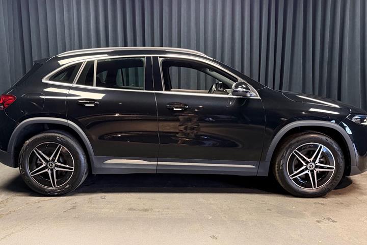 Sort Mercedes EQA 250 fra 2023