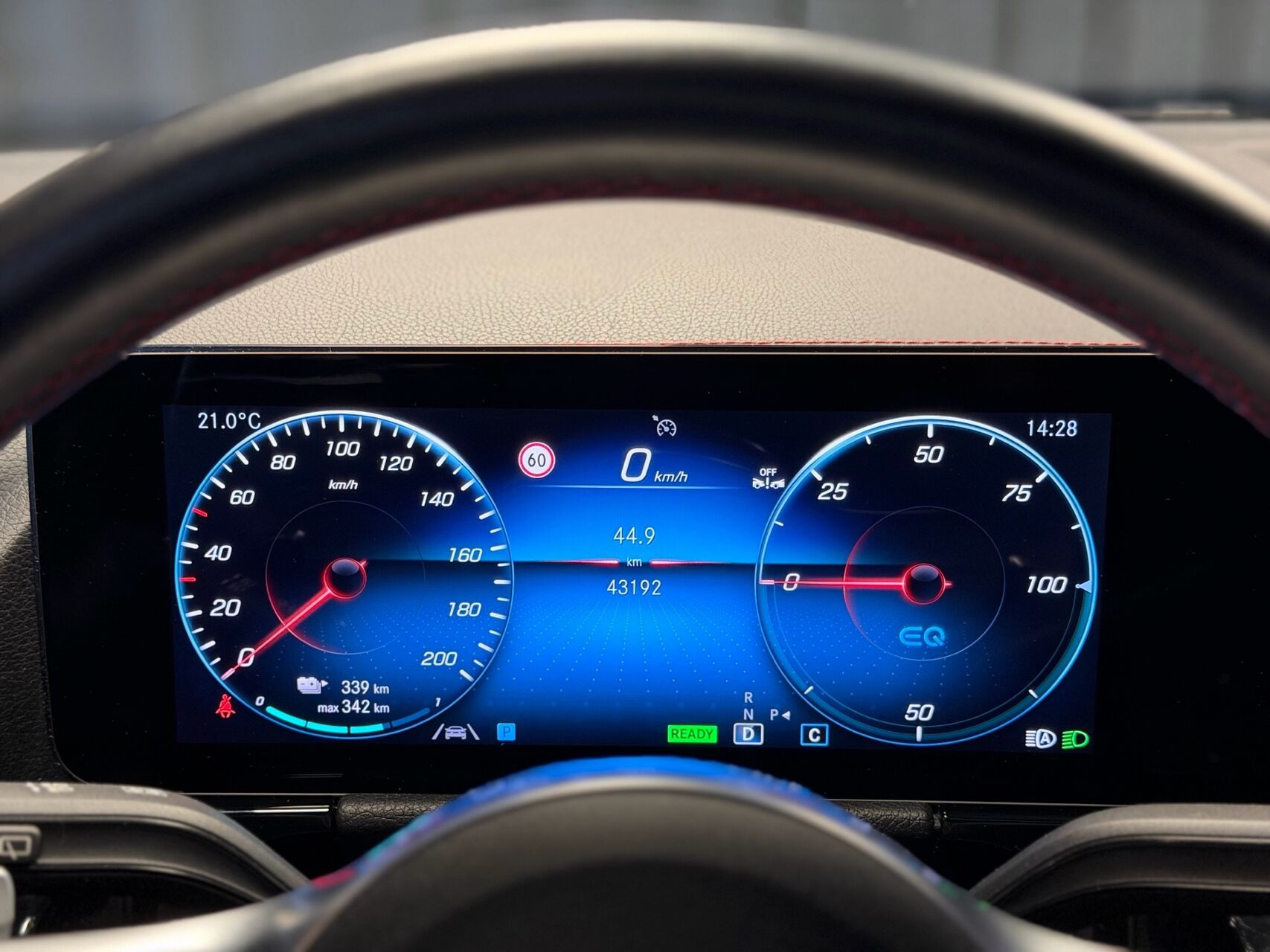 Sort Mercedes EQA 250 fra 2023