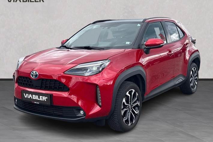 Rød Toyota Yaris Cross fra 2023
