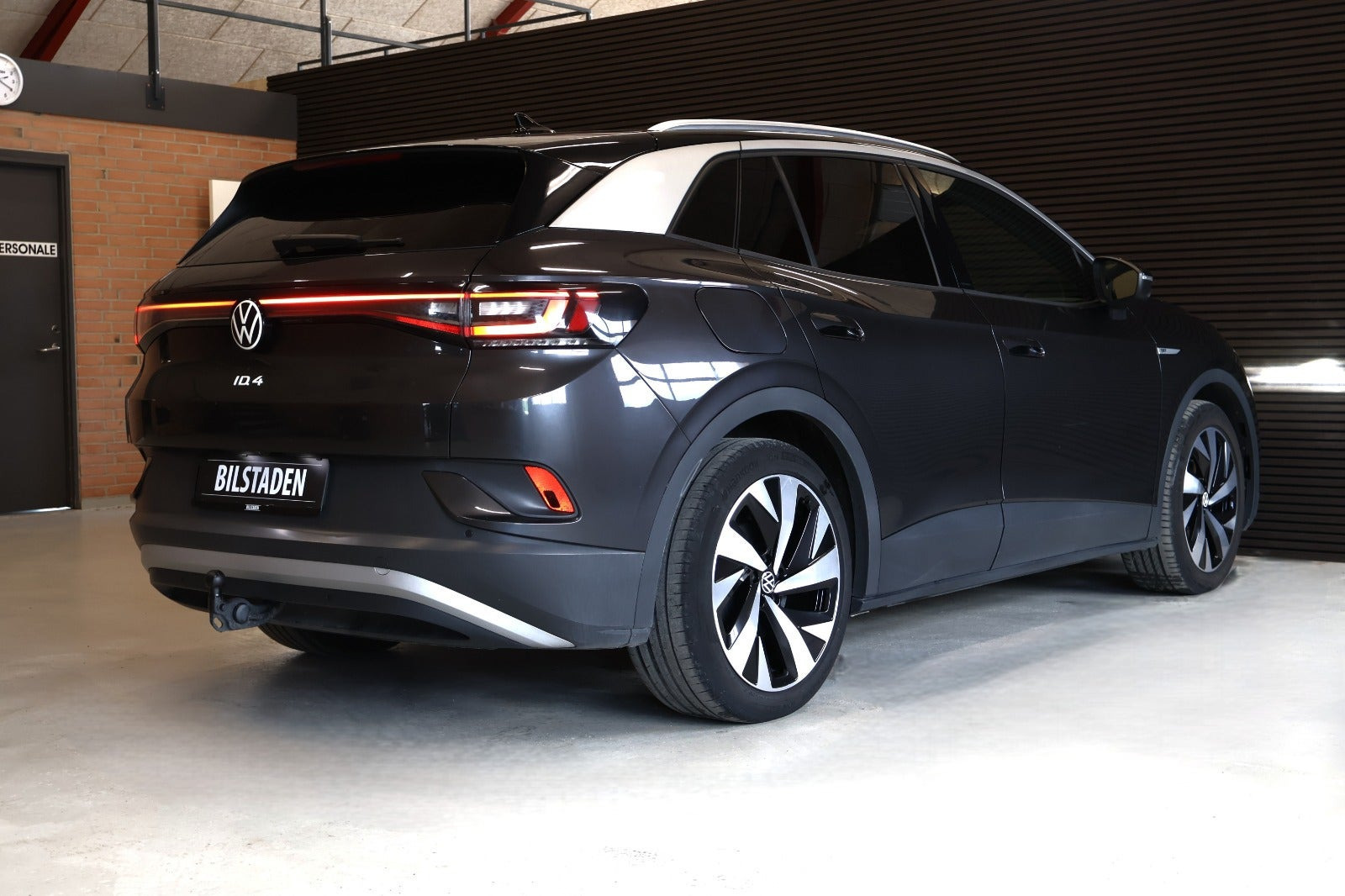 Grå VW ID.4 fra 2021