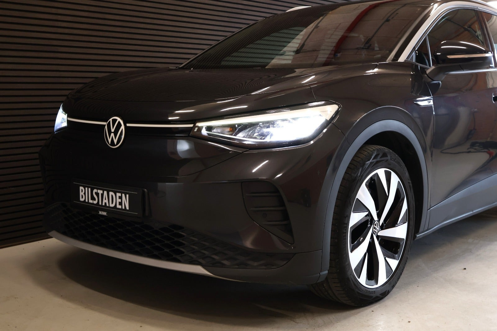 Grå VW ID.4 fra 2021
