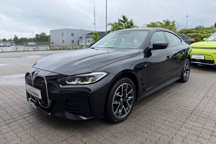 Sort BMW i4 fra 2023