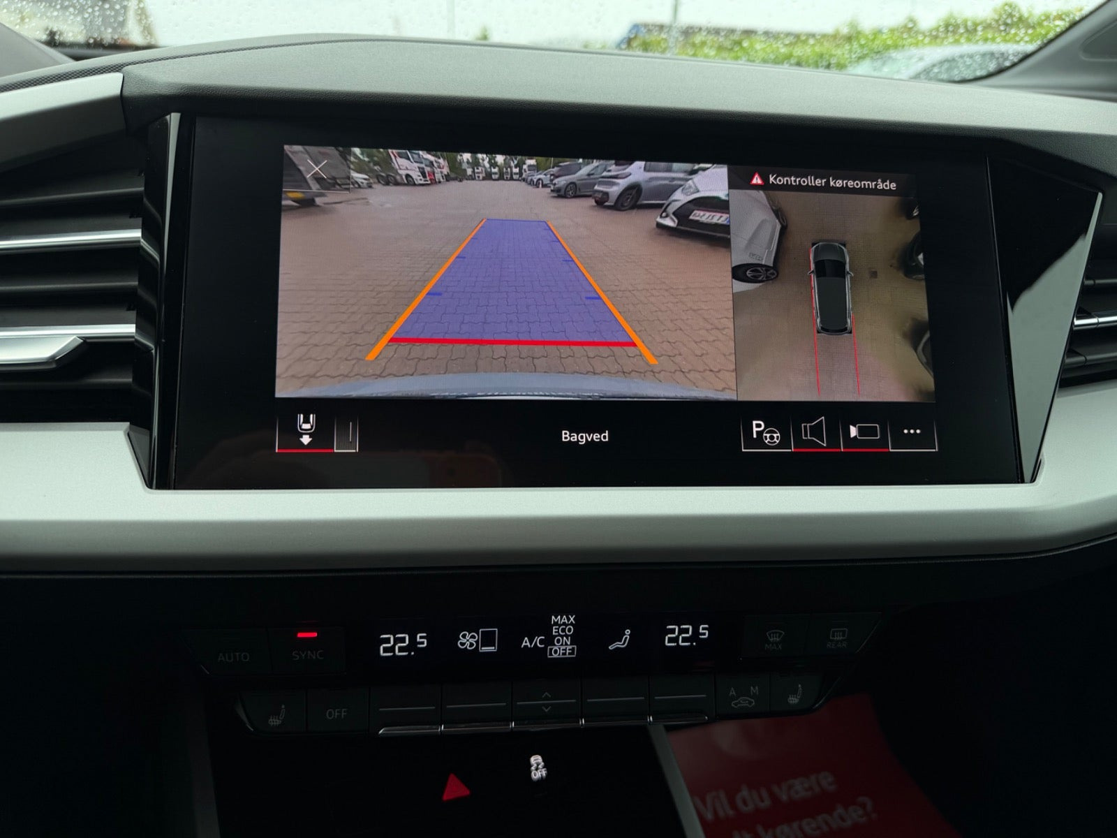 Grå Audi Q4 e-tron fra 2023