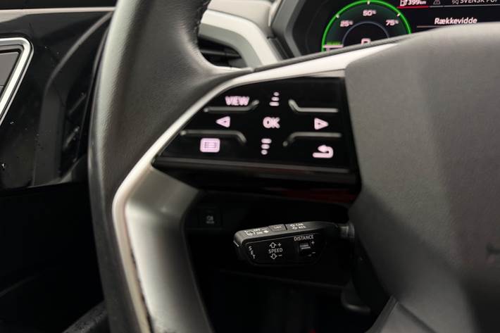 Grå Audi Q4 e-tron fra 2023