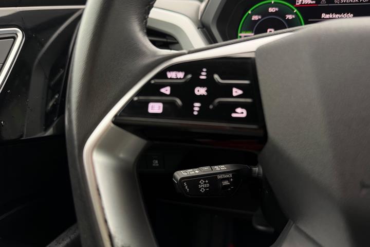 Grå Audi Q4 e-tron fra 2023