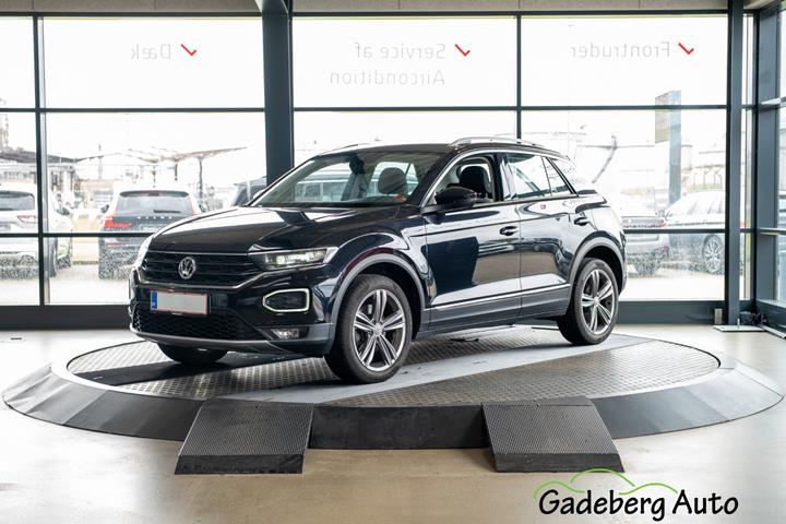 Sort VW T-Roc fra 2019 set udefra