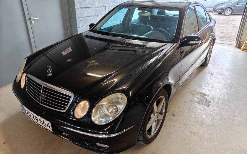 Mercedes E320 3,2 Avantgarde aut.