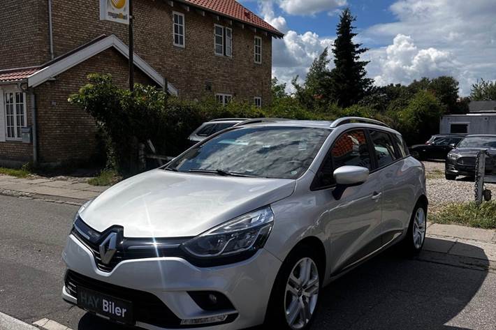 Sølv Renault Clio IV fra 2019
