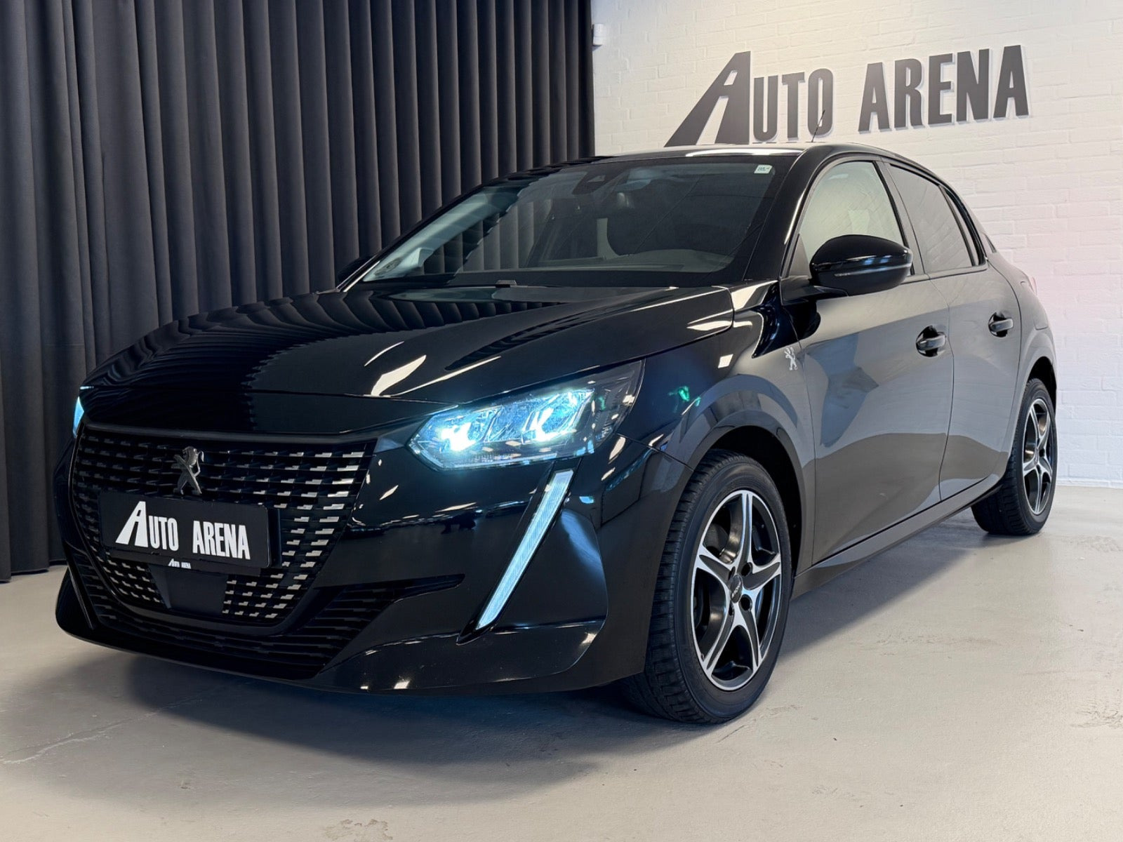 Sort Peugeot 208 fra 2020