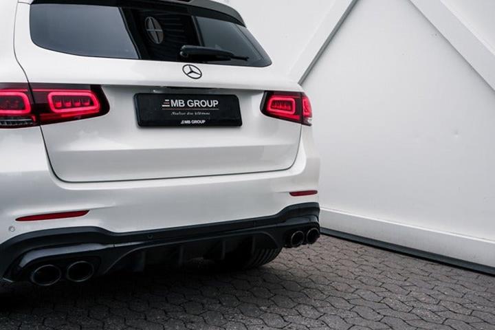 Gul Mercedes GLC43 fra 2020