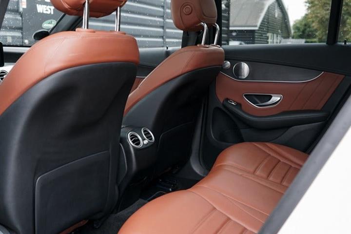Gul Mercedes GLC43 fra 2020