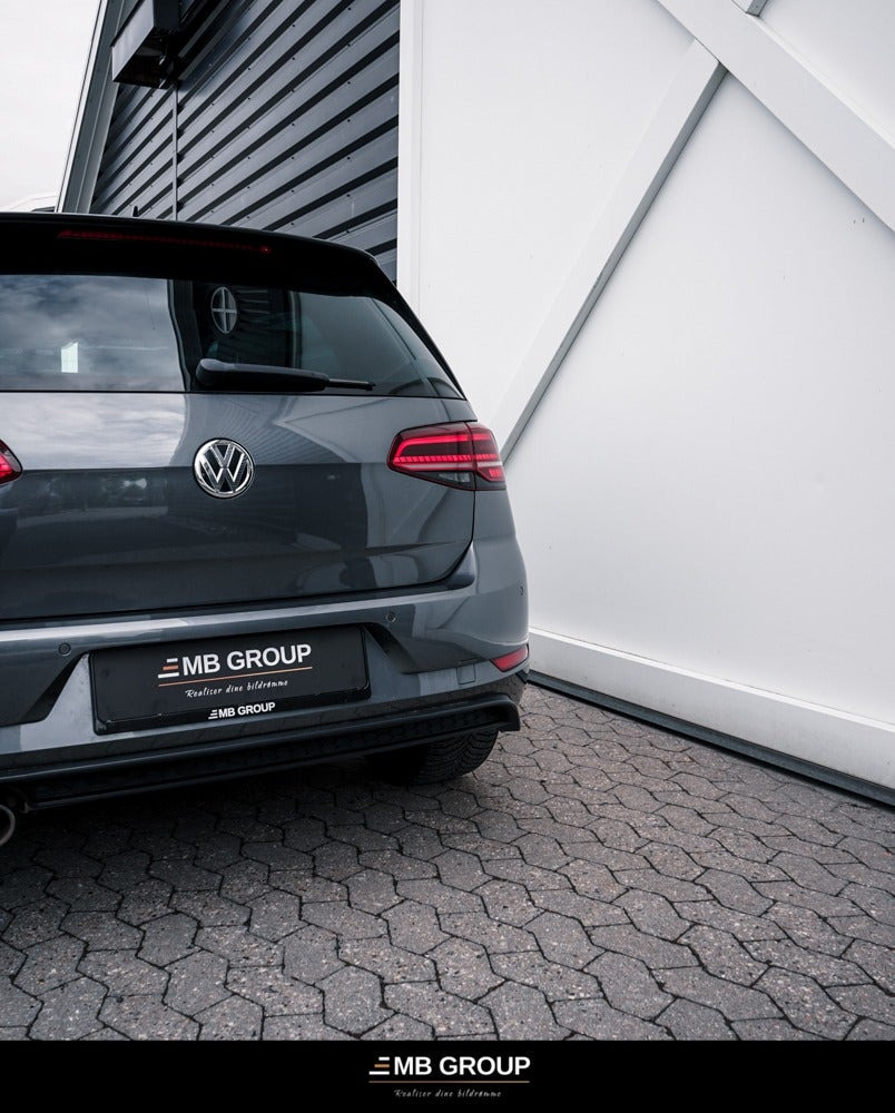 Gul VW Golf VII fra 2020