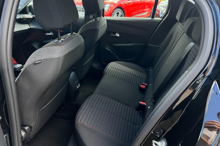 Sort Peugeot e-208 fra 2022