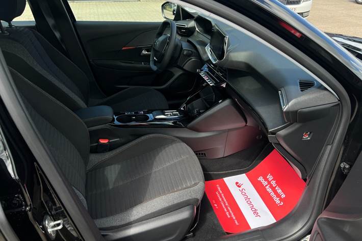 Sort Peugeot e-208 fra 2022