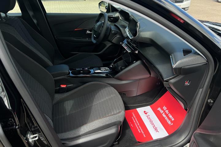 Sort Peugeot e-208 fra 2022