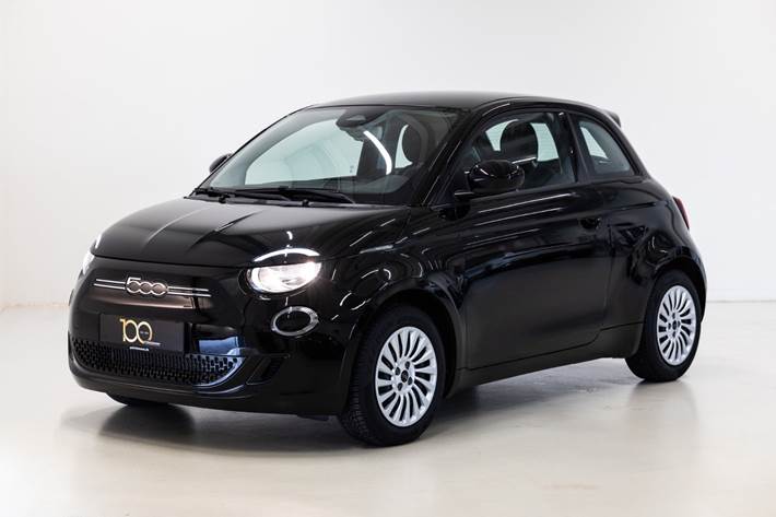 Sort Fiat 500e fra 2022 set udefra