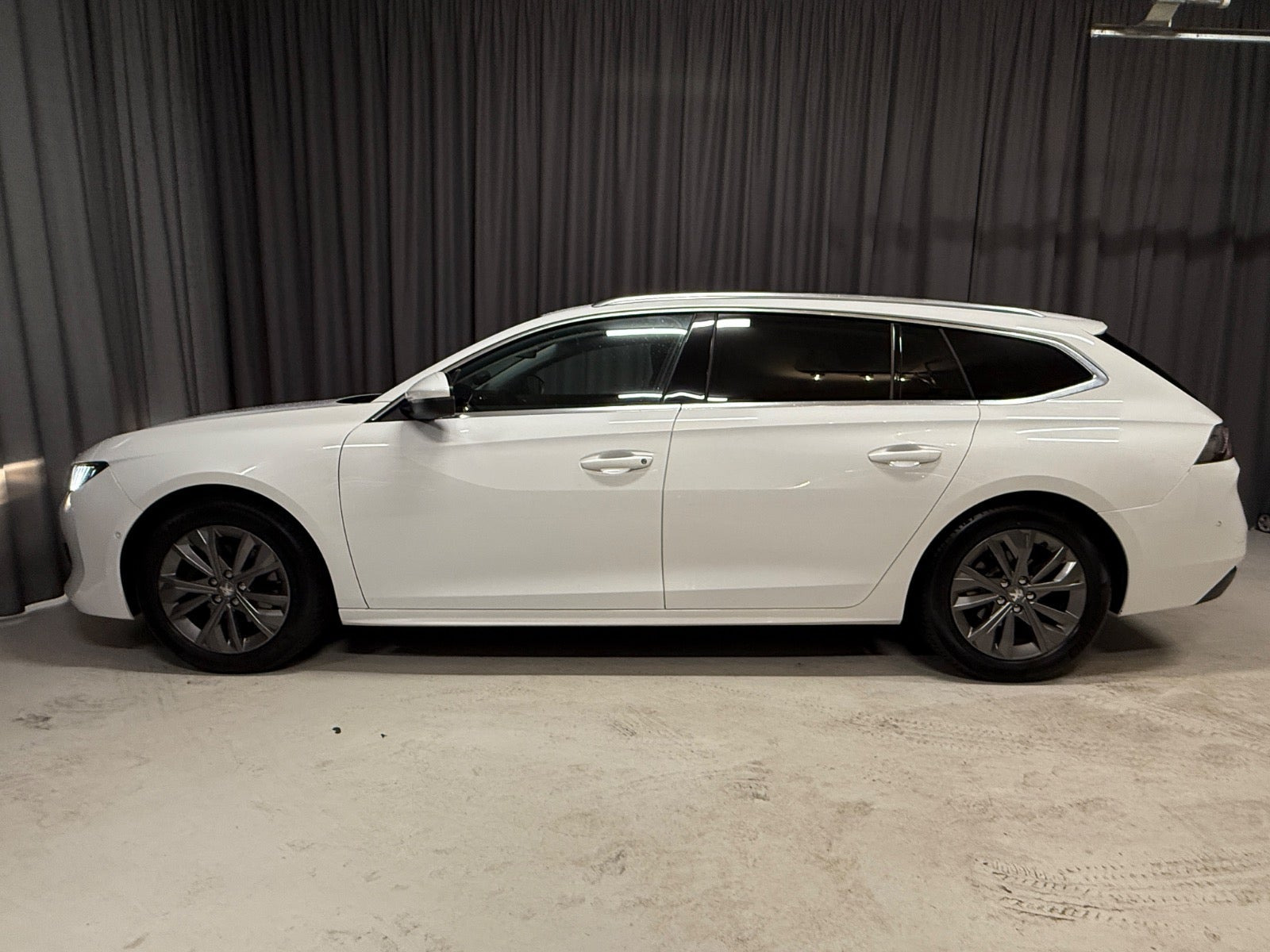 Hvid Peugeot 508 fra 2020