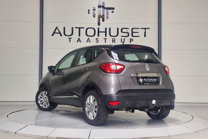Grå Renault Captur fra 2016