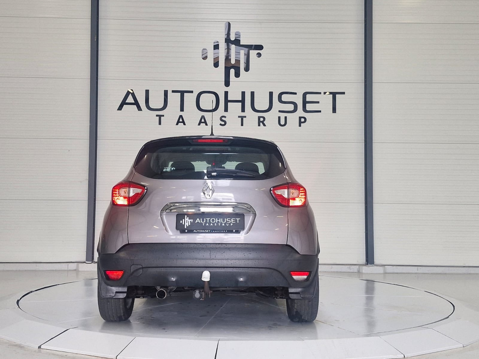 Grå Renault Captur fra 2016