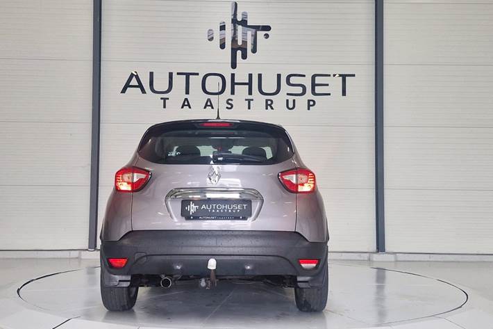 Grå Renault Captur fra 2016