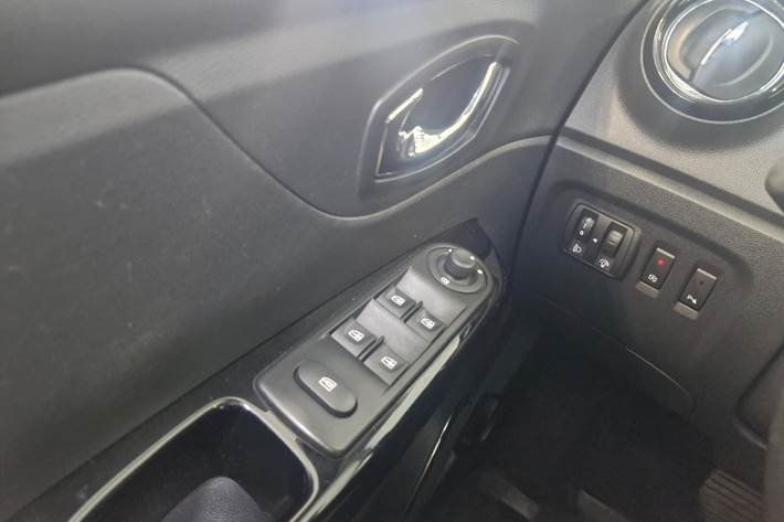 Grå Renault Captur fra 2016