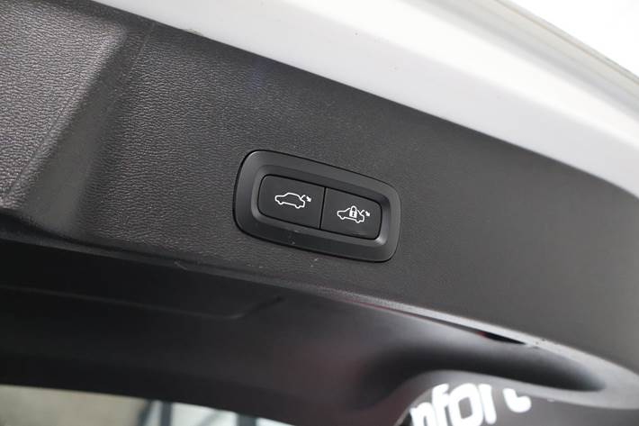 Hvid Volvo XC40 fra 2022