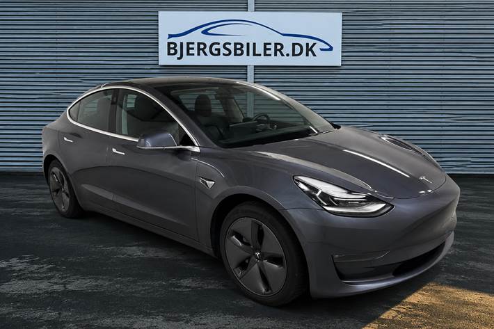 Grå Tesla Model 3 fra 2019