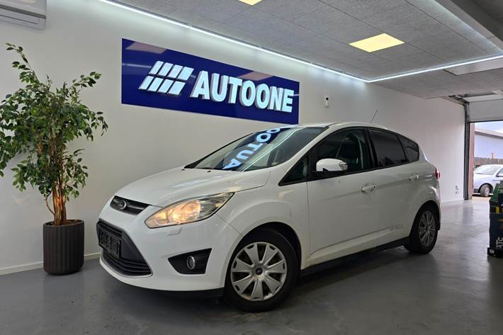 Hvid Ford C-MAX fra 2015 set udefra