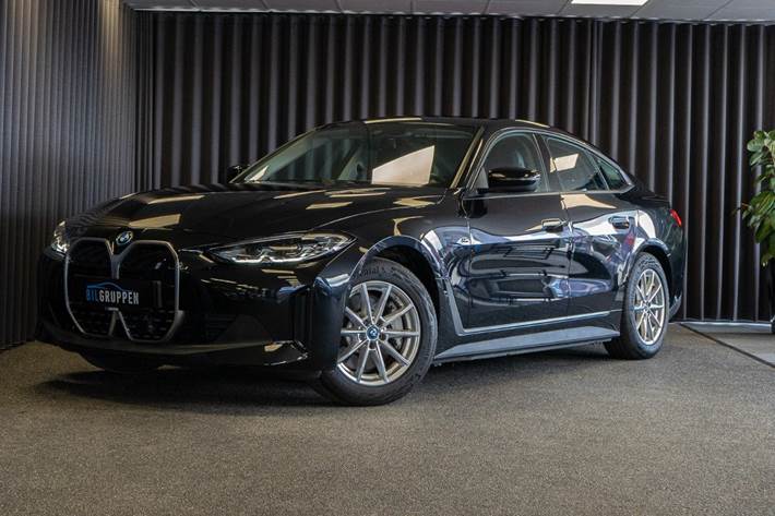 Sort BMW i4 fra 2023