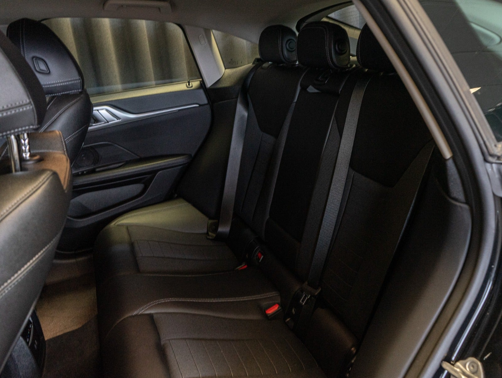 Sort BMW i4 fra 2023