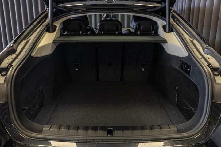 Sort BMW i4 fra 2023