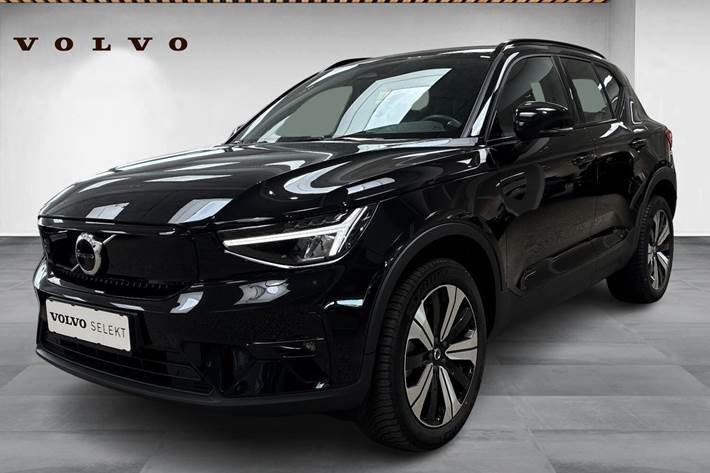 Beige Volvo XC40 fra 2023