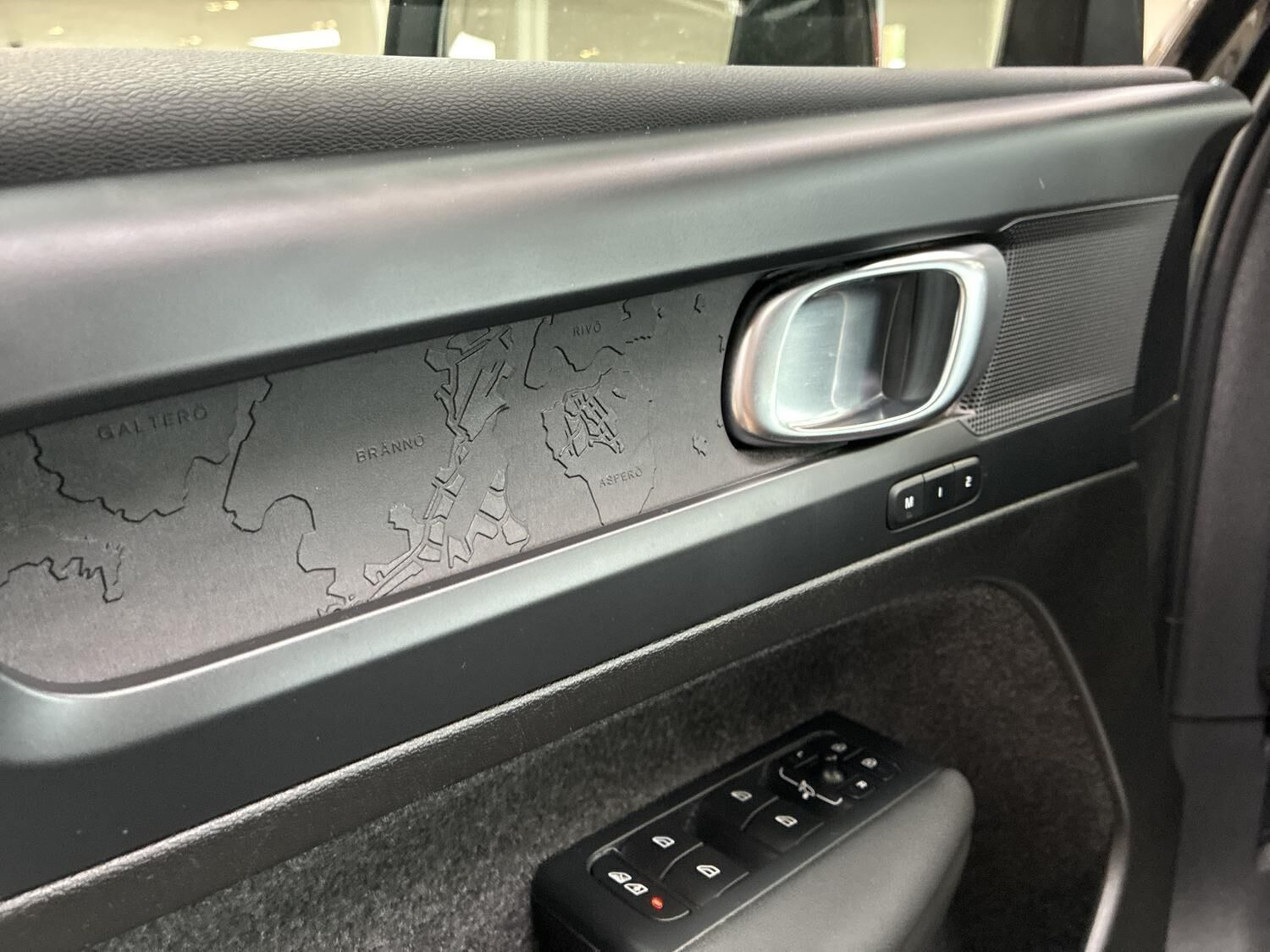 Beige Volvo XC40 fra 2023