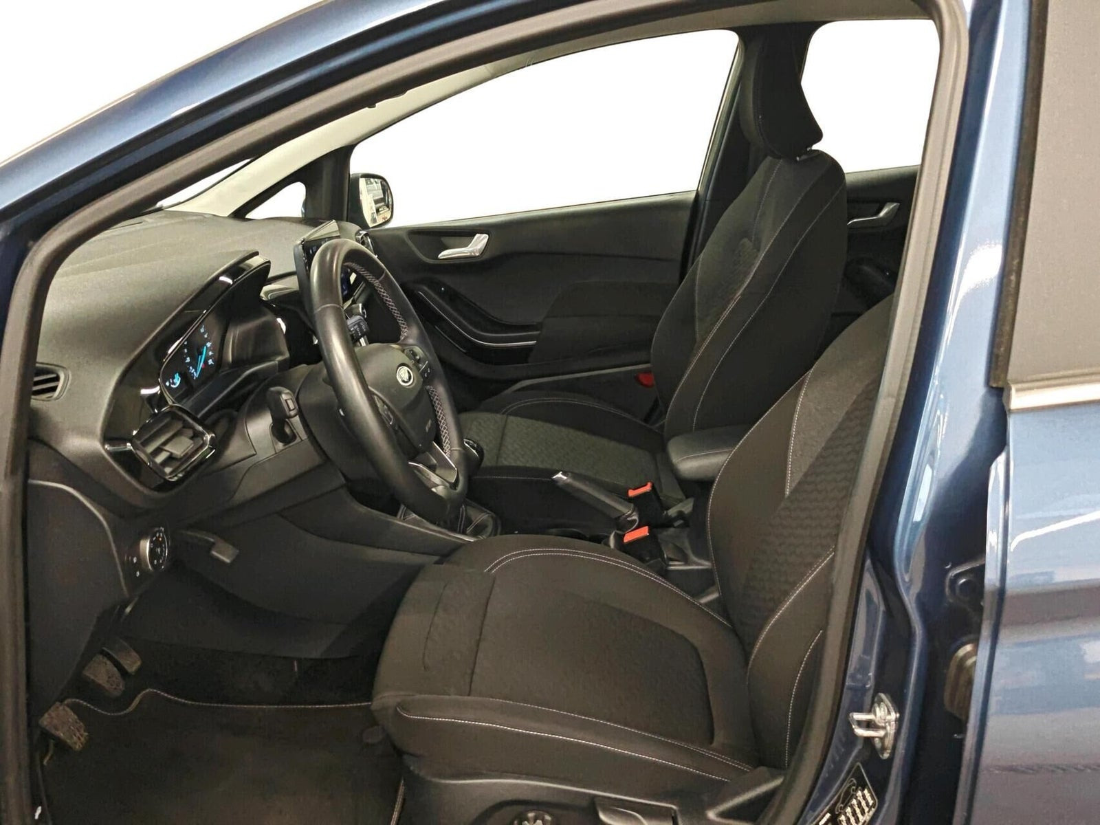 Blå Ford Fiesta fra 2022