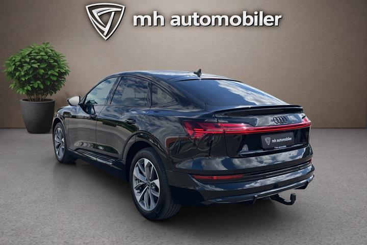 Sort Audi e-tron fra 2023