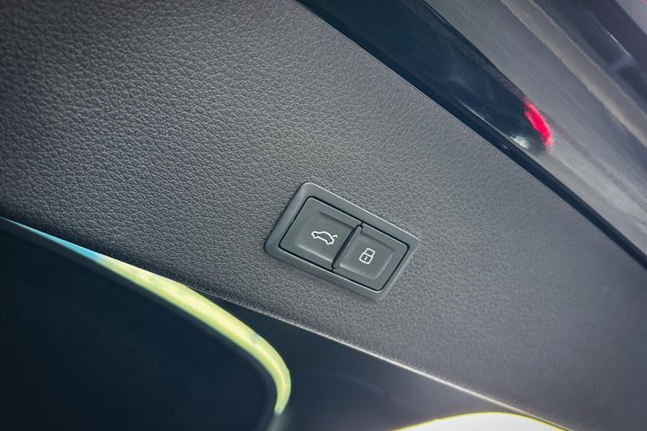 Sort Audi e-tron fra 2023