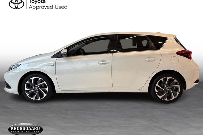 Hvid Toyota Auris fra 2015