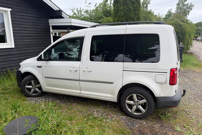 Hvid VW Caddy fra 2017
