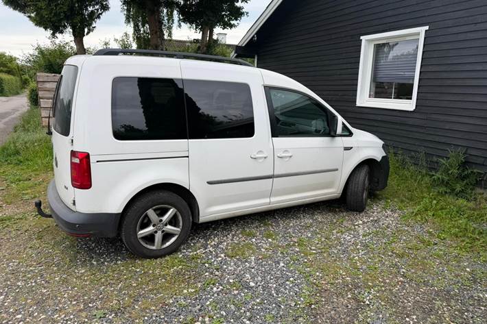 Hvid VW Caddy fra 2017