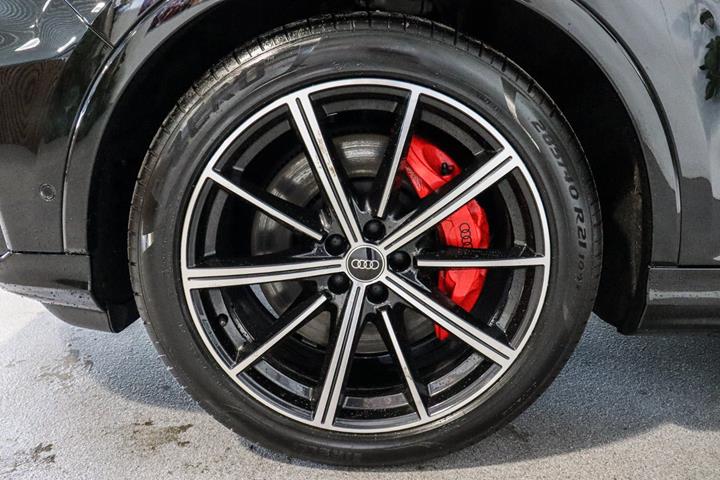 Sort Audi Q7 fra 2022