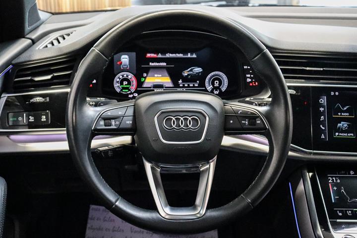 Sort Audi Q7 fra 2022