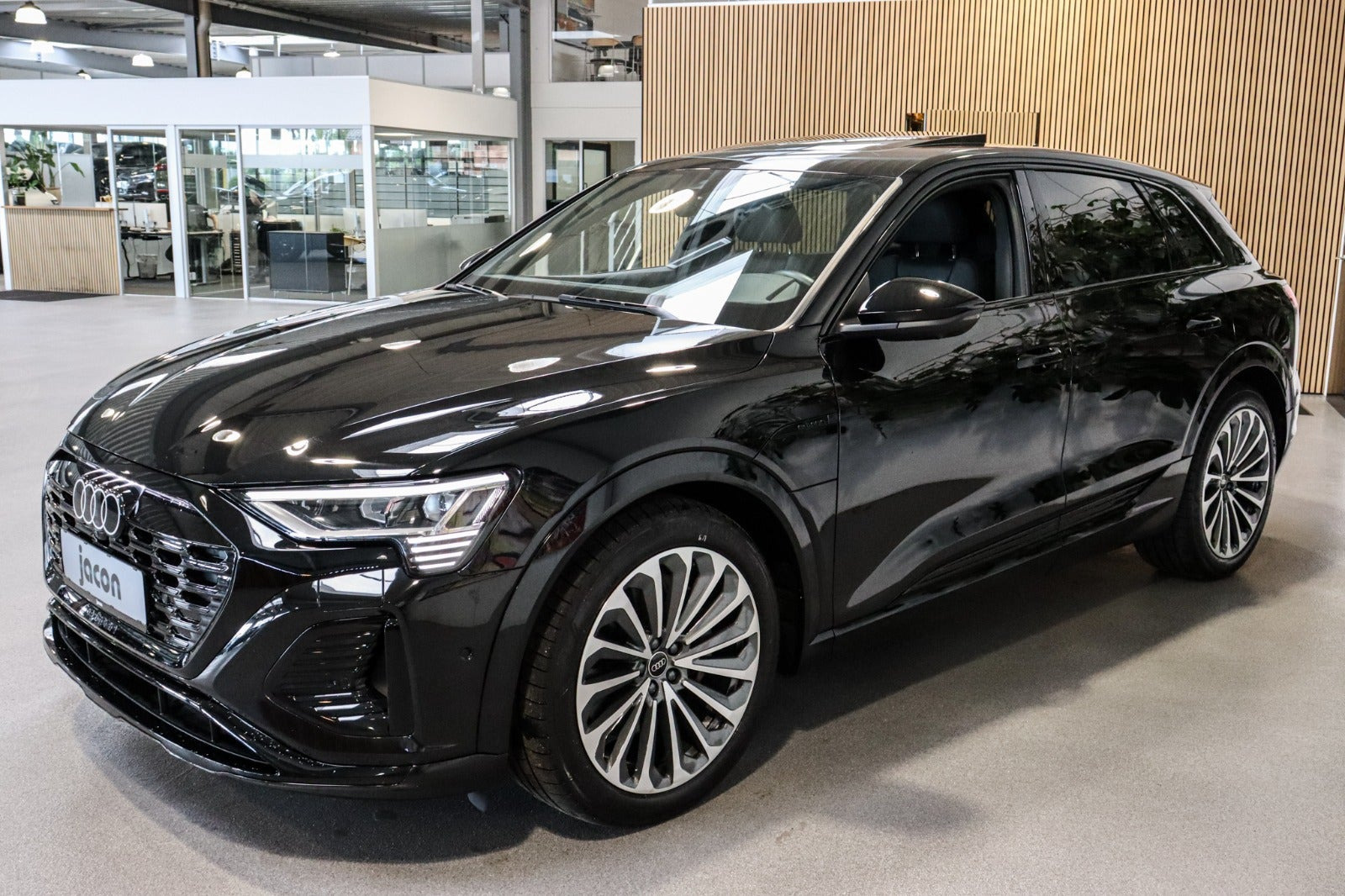 Sort Audi Q8 e-tron fra 2023